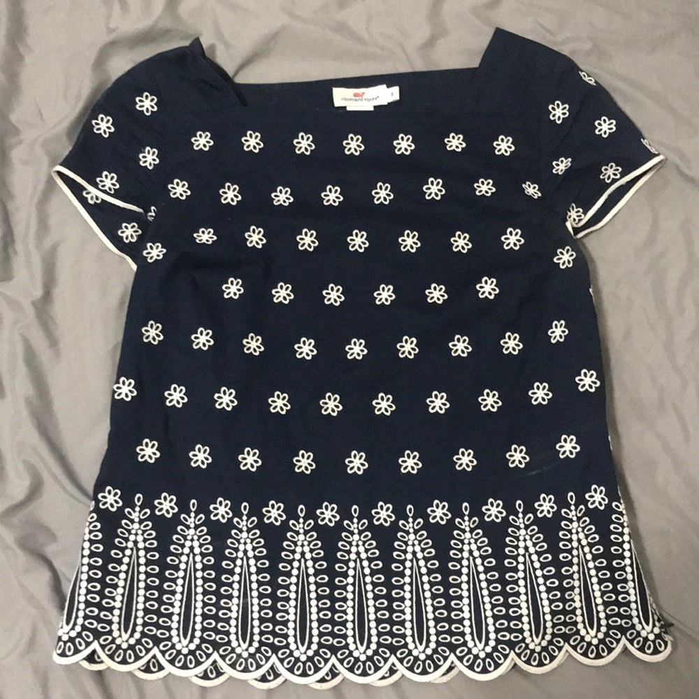 Vineyard vines top